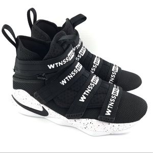 lebron soldier 11 flyease